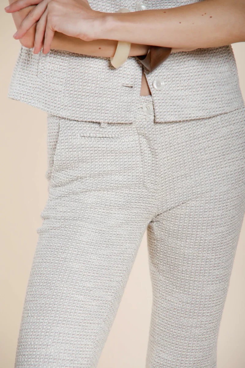 New York Trumpet pantalone chino donna in jersey trama a chicco di riso slim fit – Image 3