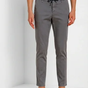 Milano Jogger Travel pantalone chino uomo in raso tecnico travel stretch extra slim fit