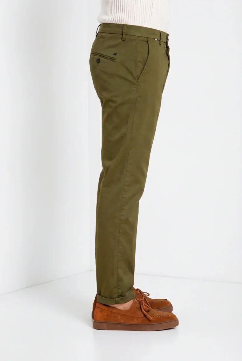 Osaka pantalone chino uomo in tricotina fine di cotone e lyocell carrot fit – Image 5