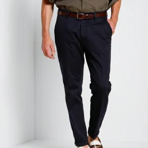 Osaka pantalone chino uomo in tricotina fine di cotone e lyocell carrot fit