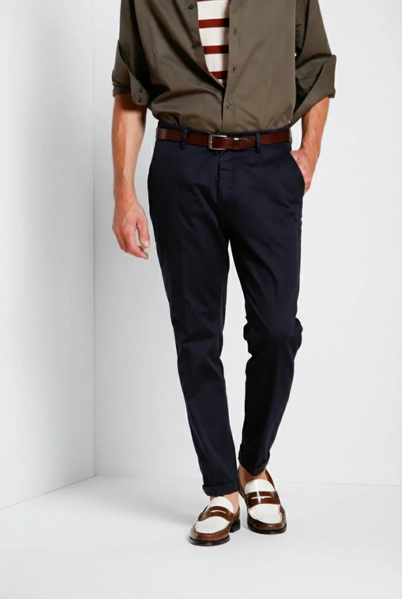 Osaka pantalone chino uomo in tricotina fine di cotone e lyocell carrot fit