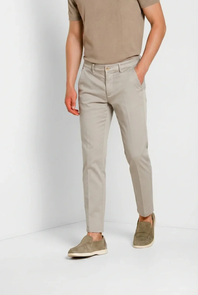Torino Elegance pantalone chino uomo in tricotina fine di cotone e lyocell slim fit – Image 5