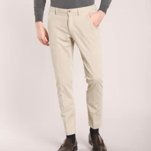 Torino pantalone chino uomo in gabardina slim fit ①