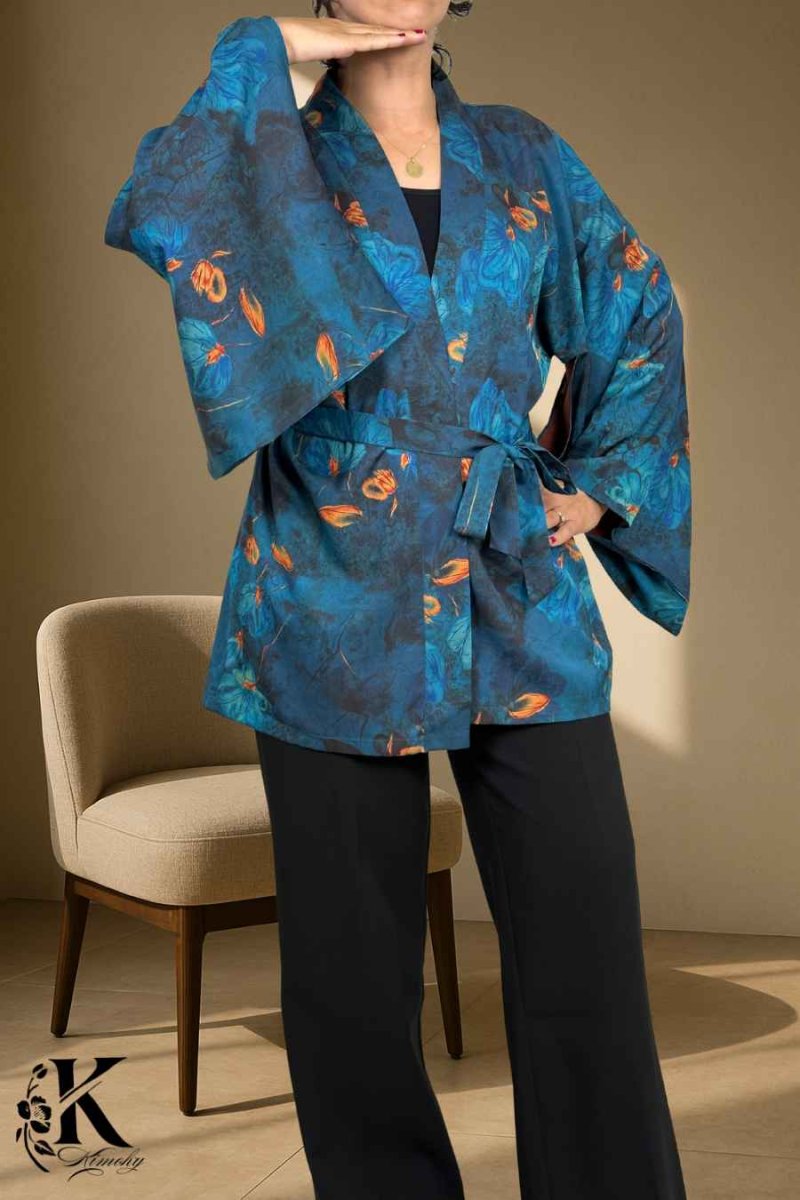 Veste Kimono Femme chic | L’Éclat Bleu Des Nuits Florales – Image 4