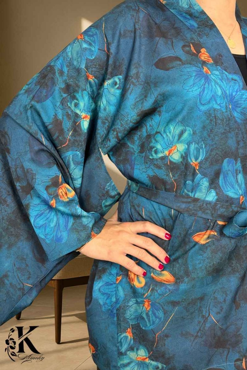 Veste Kimono Femme chic | L’Éclat Bleu Des Nuits Florales – Image 8