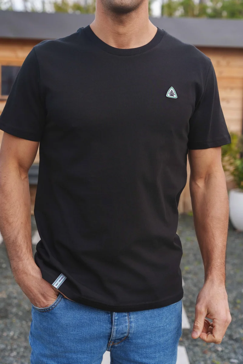 Tee-Shirt classique noir – Image 3