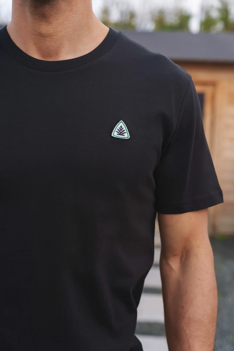 Tee-Shirt classique noir – Image 4