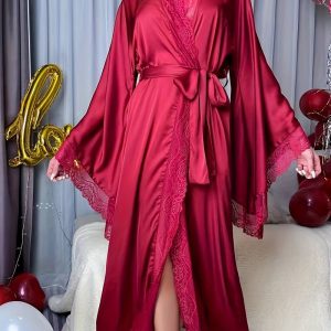 Peignoir de Salon en Satin Élégante